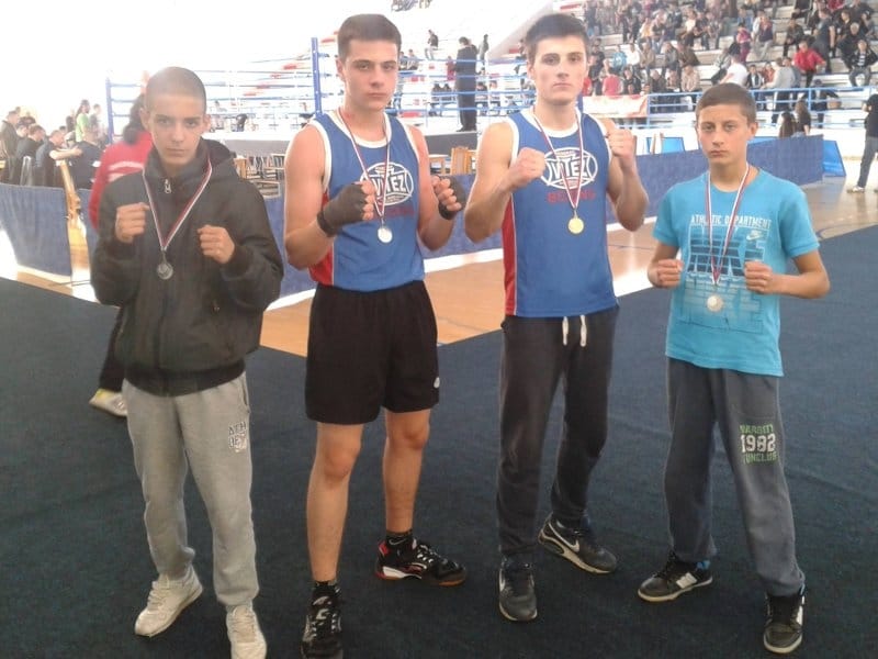 Takmičari KBK Niš osvojili medalje u boksu 7 kikbokseri nis