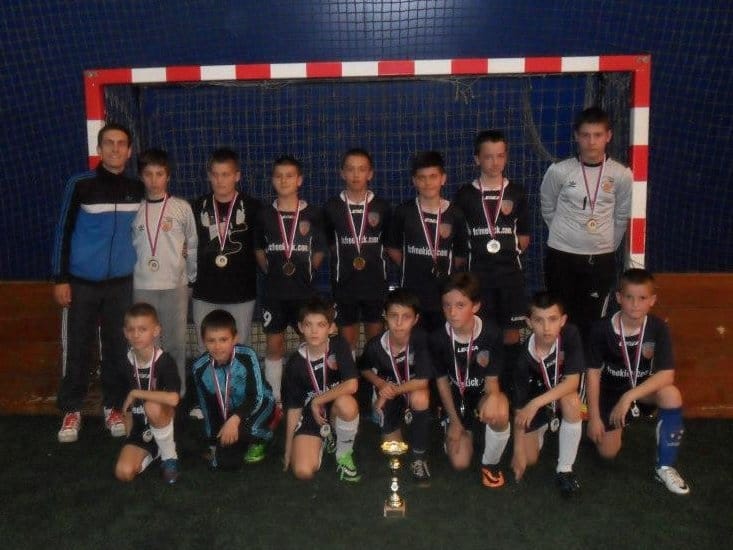 Fudbaleri "Fri kika" na završnici Prvenstva Srbije 1 fri kik mali fudbal