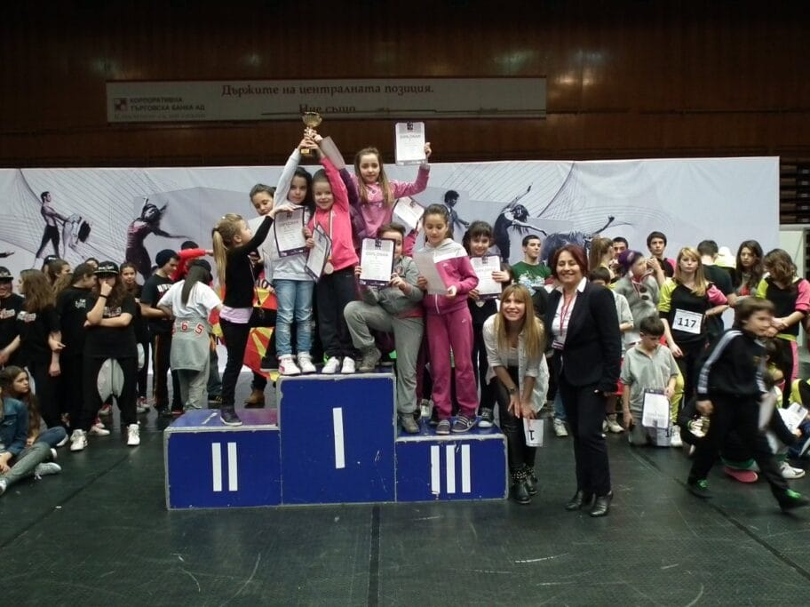 40 medalja za plesače iz Niša 18 plesaci