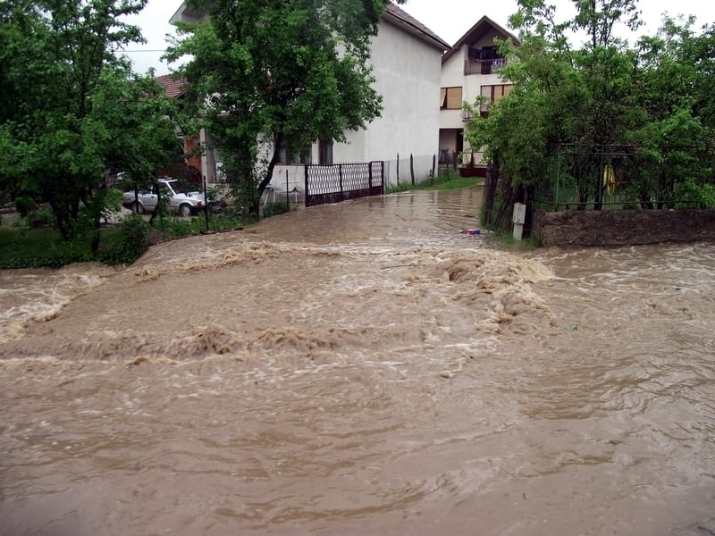 Vanredno stanje u Kuršumliji i Prokuplju 1 poplava arhiva