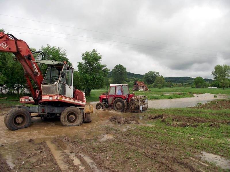Iz Blaca i Kuršumlije po milion dinara ugroženima 7 poplave ilustracija Kosta JUZNE VESTI
