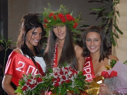 490x370 vranjska banja karanfil devojce