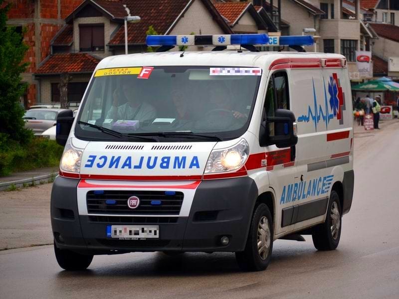 hitna pomoc kosta ilustracija