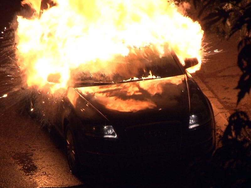 Ubijen Miloš Savić (video) 3 Eksplozija Audija