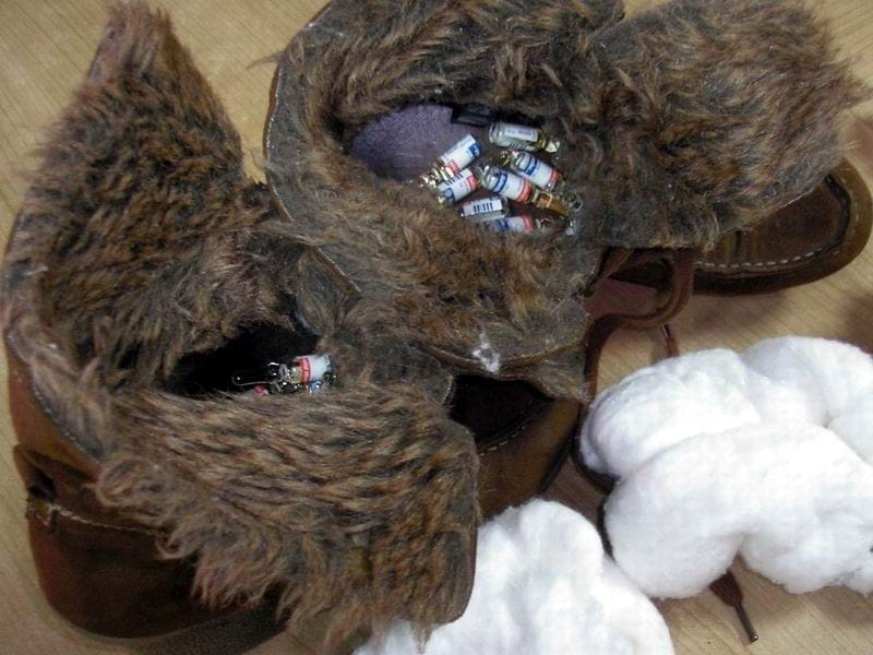 Makedonka u cipelama švercovala testosteron 11 ampule u cipelama