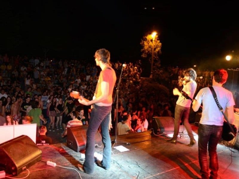 581041 4263661275697 2099937517 n