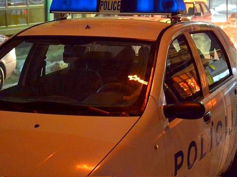 Prokupčanin mačetom pretio vlasniku kafića 9 KOSTA Policija ilustracija noc