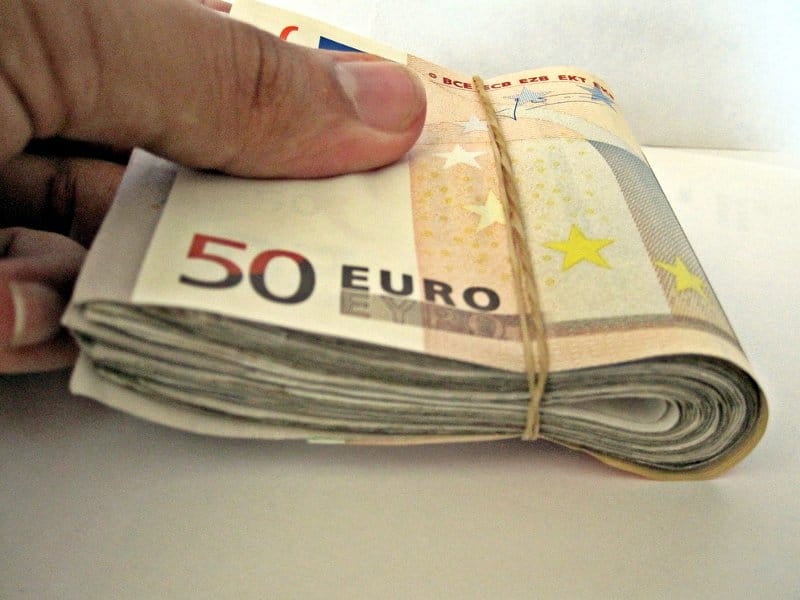 Uhapšeni zbog zelenašenja 20 pare evro zlenastvo flicker com