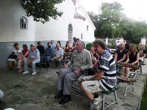 Veče paraćinskih pesnika u Prokuplju 12 KNJI EVNO VE E U CRKVI