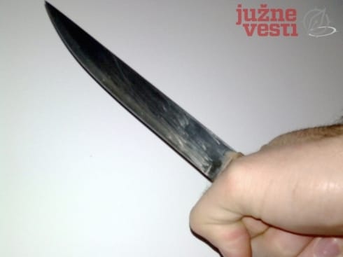 Preteći nožem ukrao 3.000 dinara 3 490x370 noz