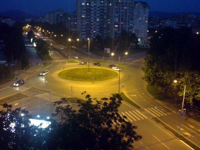 kruzni tok suprotan smer