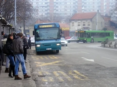 Autobus do Medoševca i Popovca sa Trga 13 autobuski prevoz trg