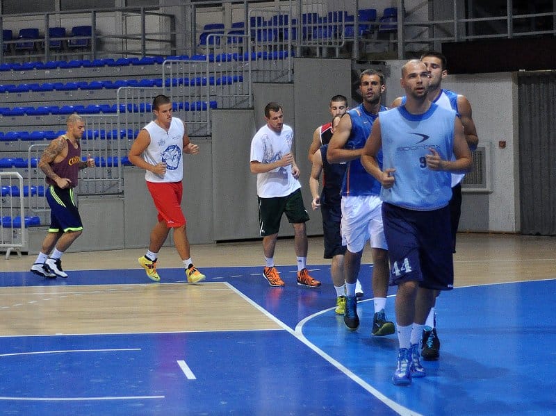 Konstantin protiv Tamiša na startu sezone 5 kosarkasi konstantina na treningu