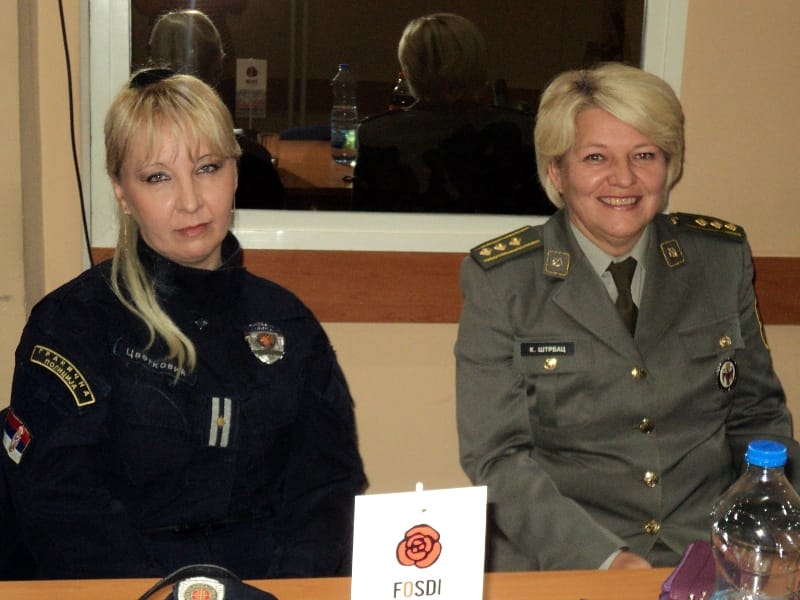 Žene sigurno ka vrhu lestvica u policiji i vojsci 15 Vojska policija zene