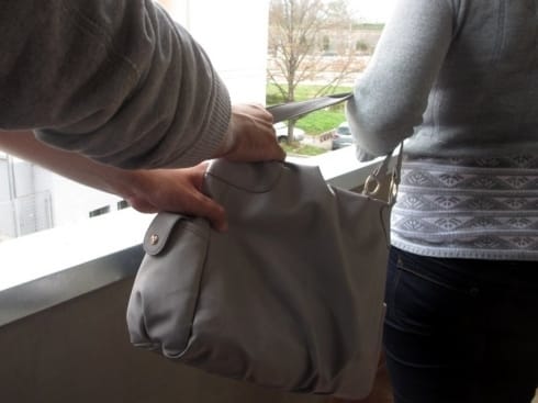 Bugarka ukrala novčanik u niškoj bolnici 7 800x600 490x370 490x370 otimanje torbe