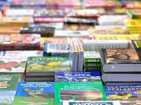 Knjige na poklon poplavljenoj biblioteci u Paraćinu 14 490x370 sajam knjiga
