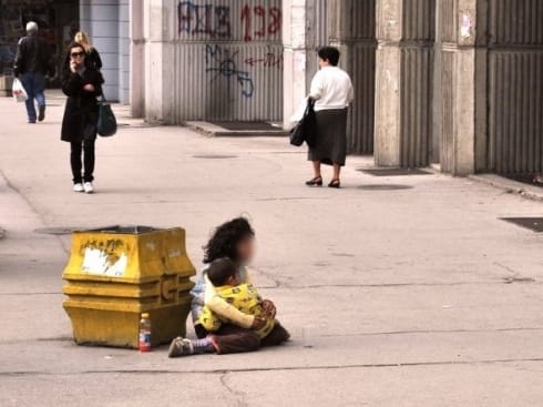 Foto-konkurs o temi trgovine ljudima 4 490x370 Prosjacenje