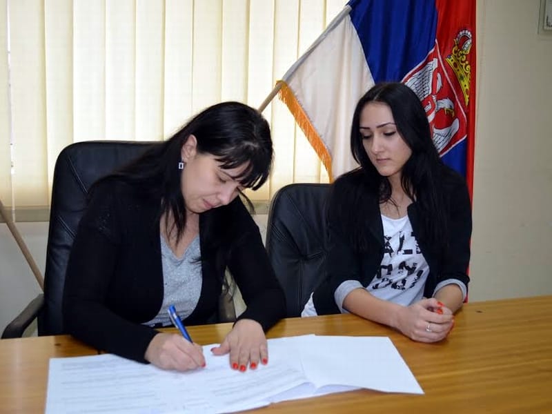 potpisivanje ugovora sa svrljiskim studentima