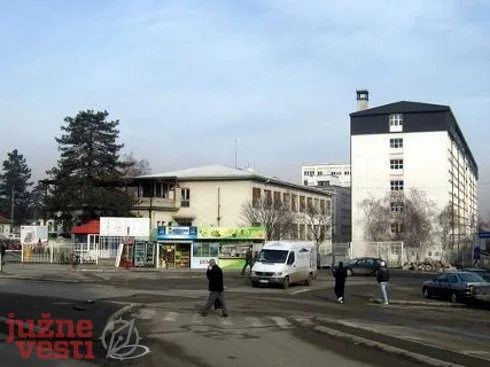 Pokradeni srednjoškolci na praksi u leskovačkoj bolnici 9 490x370 leskovac bolnica