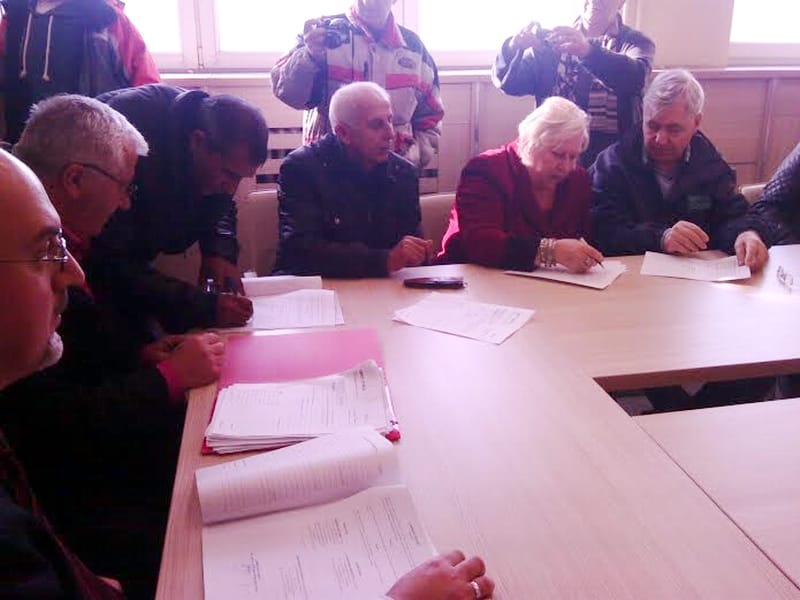 raseljeni i izbegli dobili kuce u pirotu