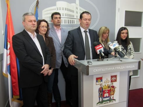 simonovic napusta ds