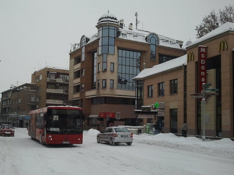 autobus u nisu zimi