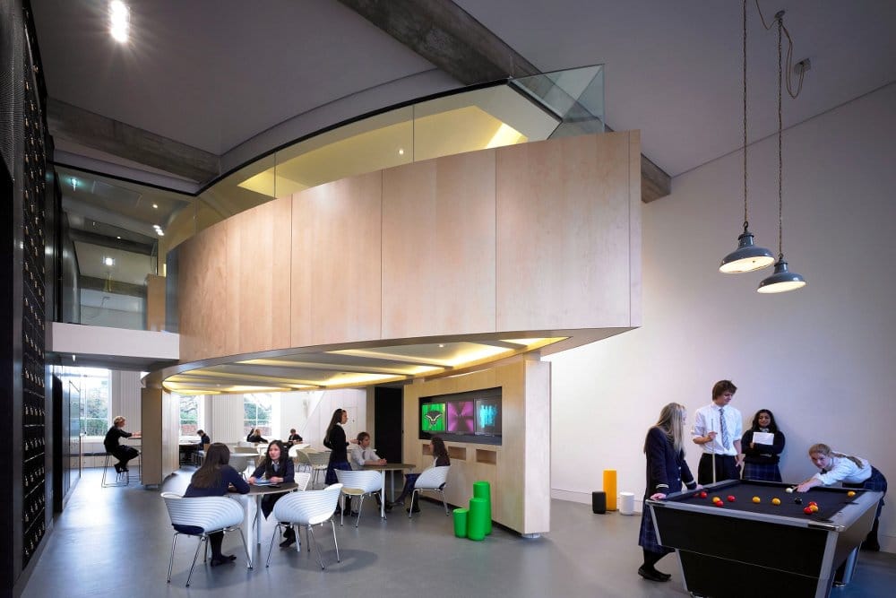 Dollar akademija hol