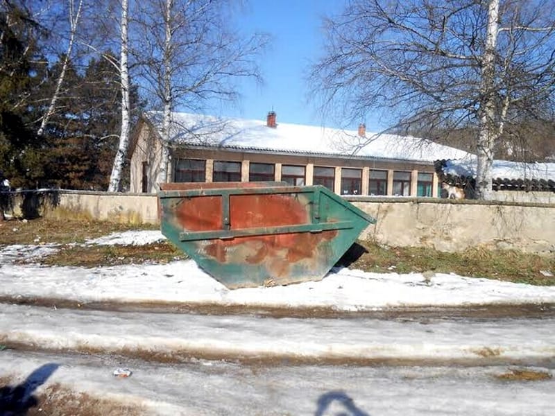 ISPRAZNJENI KONTEJNERI