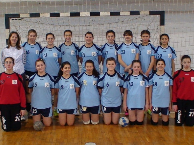 Naisine devojčice uspešne na turniru u Zaječaru 1 rukometni klub naisa 2000 godiste