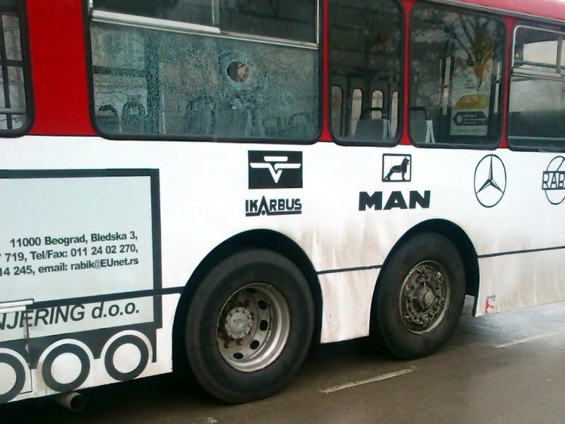 autobus kamen u staklo