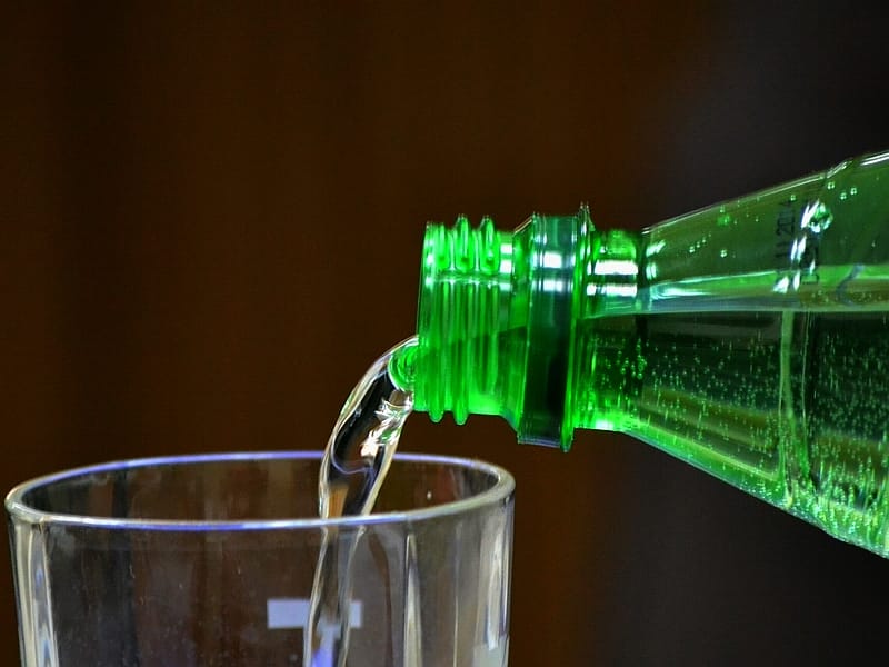 Voda u Pirotu zamućena, a flaširane više nema 16 voda ilustracija kosta juzne vesti