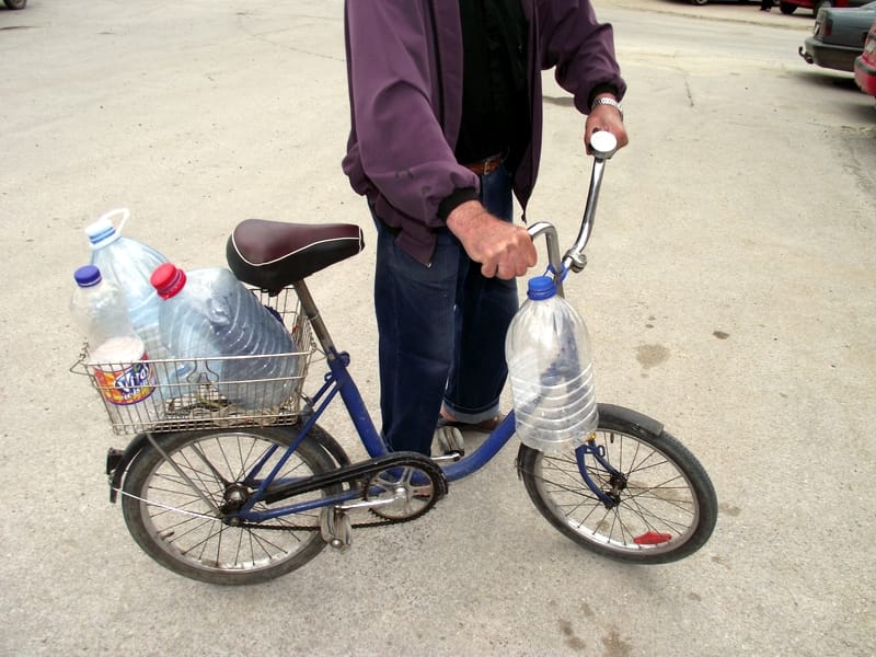 Voda u Pirotu i dalje neispravna za piće 15 Voda nestasica ILUSTRACIJA Kosta Juzne vesti