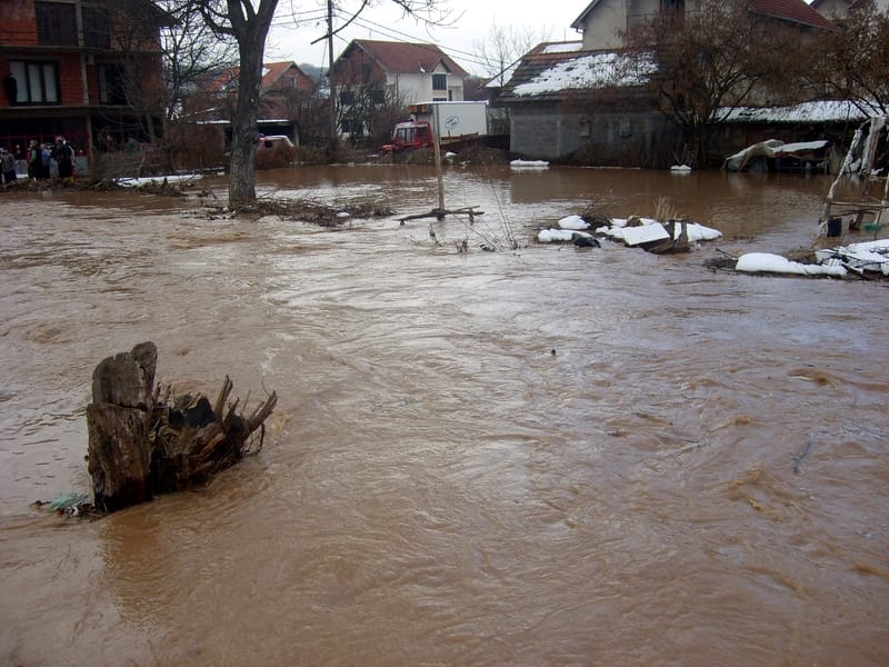 Poplave ilustracija KOSTA Juzne vesti