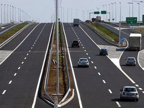 Auto-put Niš - Priština grade Srbi i Albanci 1 auto put prazan