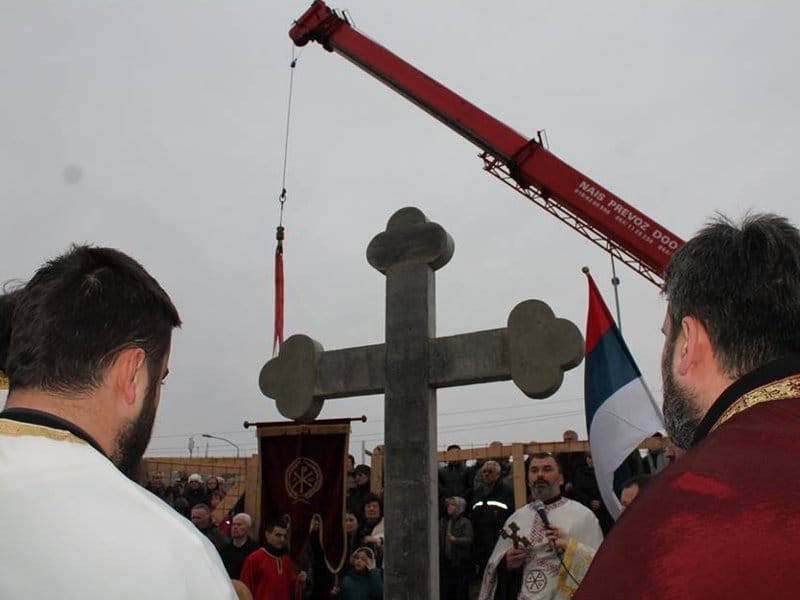 Osveštan krst za gradnju crkve u naselju Duvanište 18 crkva duvaniste5