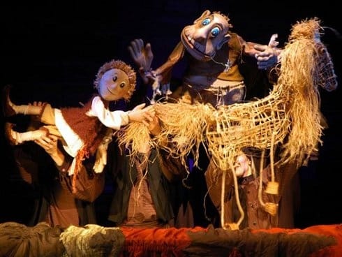 Tri predstave za mališane u Pozorištu lutaka 16 490x370 Carev zatocenik