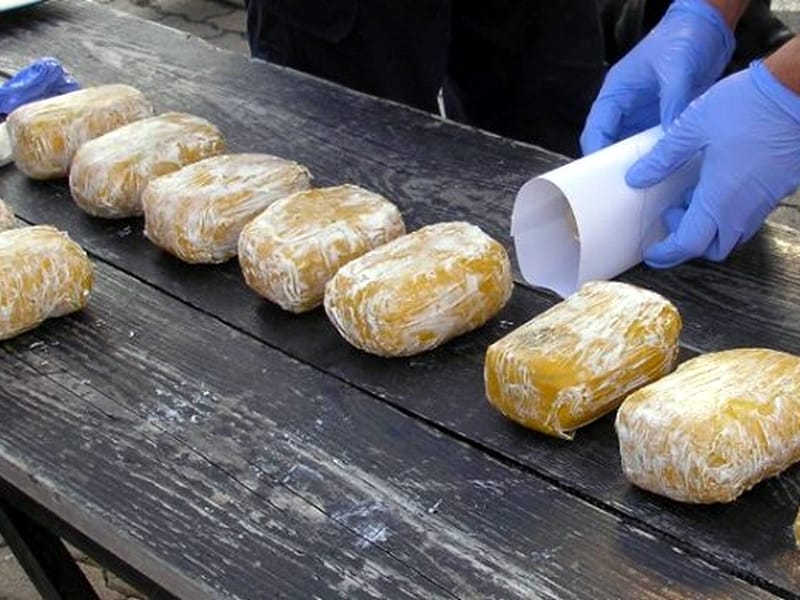 Heroin švercovao u kolima s maloletnom decom 3 drogaa