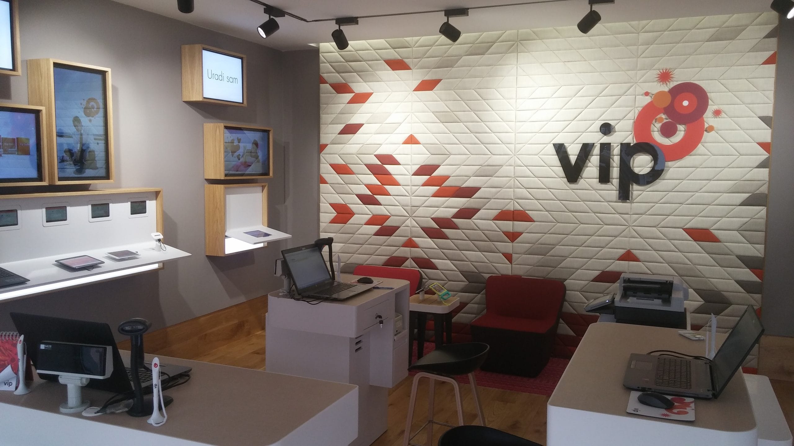 Svecano otvorena Vipova digitalizovana prodavnica u Dragosevoj 161 Fotografija 2 scaled