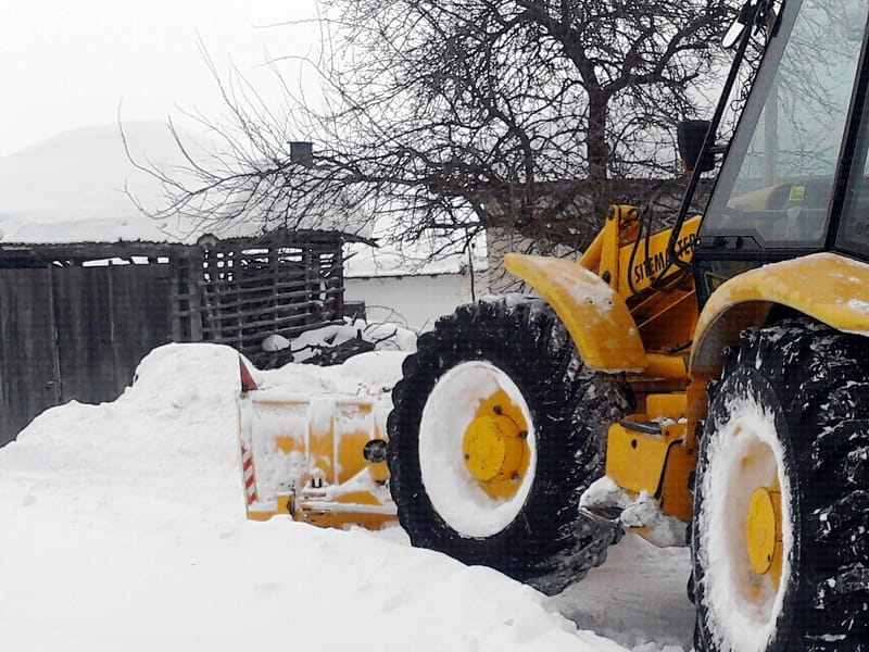 SNEG CISCENJE ilustracija KOSTA