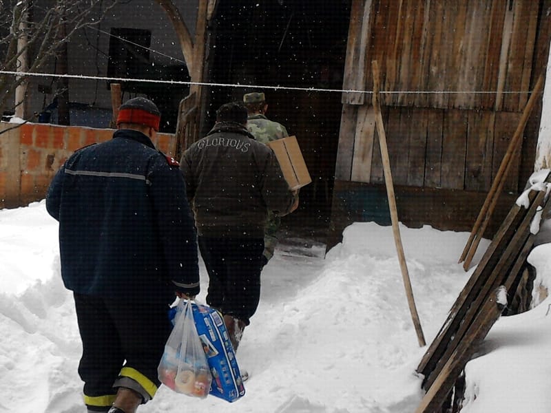 sneg pomoc ilustracija