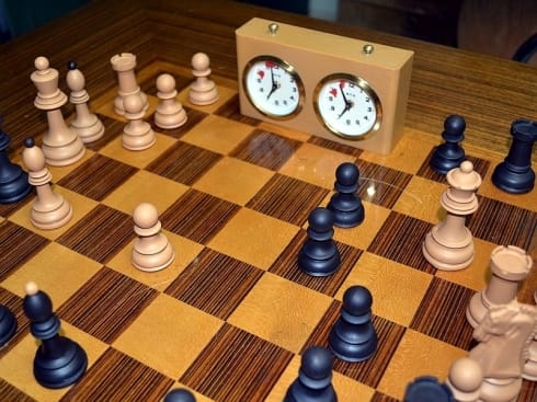 490x370 sah ilustracija KOSTA Juzne vesti