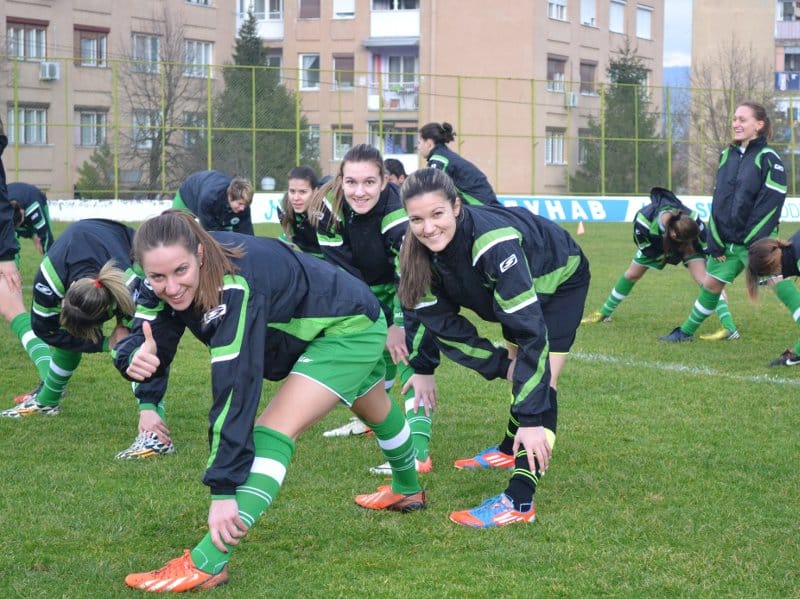 fudbalerke masinca nis