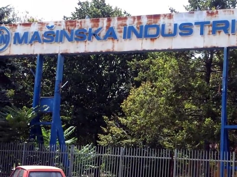 Izgoreo krov u MIN-u 20 min nis foto youtube