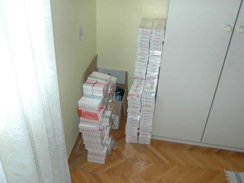 Skrivao preko 2.000 paklica cigareta u kući 7 cigare1
