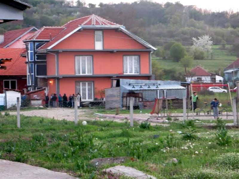 Sin čekićem ubio oca u Vranjskoj Banji 6 kuca u kojoj je pocinjeno ubistvo