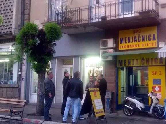 Pljačkaš menjačnice u bekstvu 19 menjacnica vranje