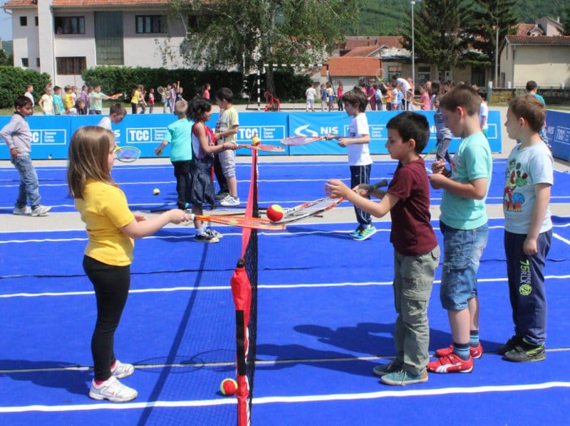 Đaci iz Kuršumlije učili o tenisu 19 tenis kursumlija