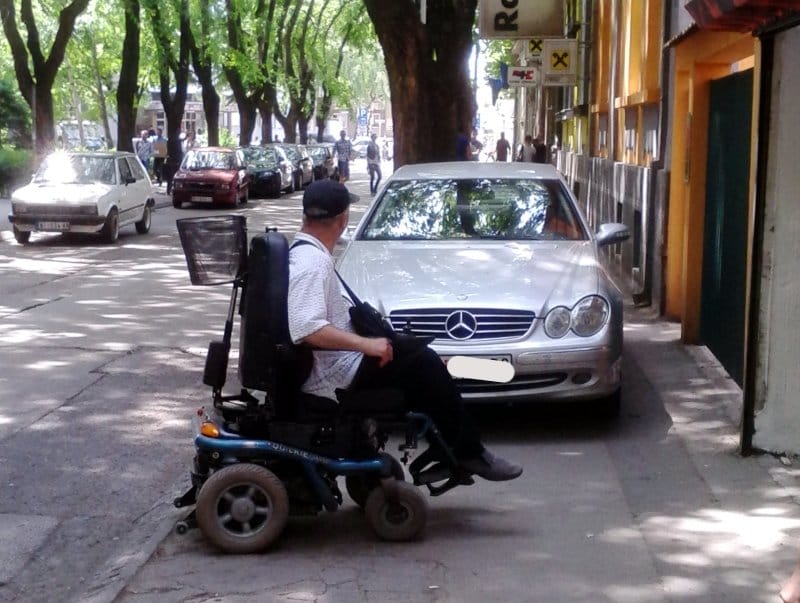 Foto-vest: Ima li kraja bahatom parkiranju? 8 parkiranje bahato