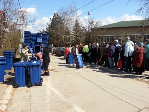 Nastavlja se podela kanti za smeće u Opštini Medijana 12 490x370 kante podela