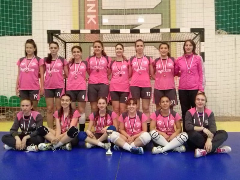 Naisine devojčice treće u Srbiji 18 naisa 98 godiste